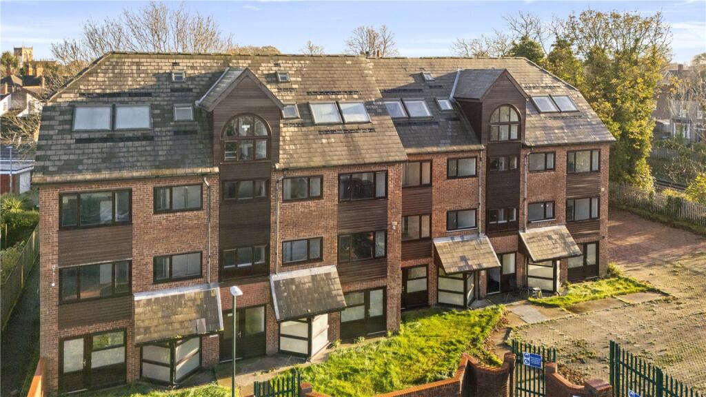 Main image of property: The Albany, Thorgam Court, Grimsby, DN31