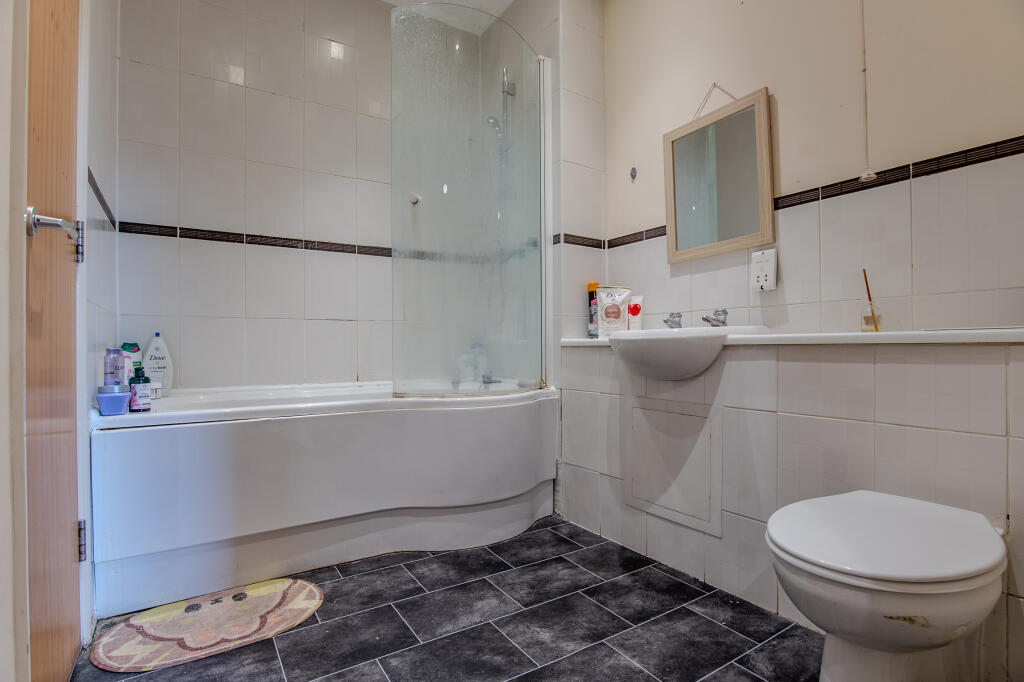 Apartment in Banbury, Town Centre - More