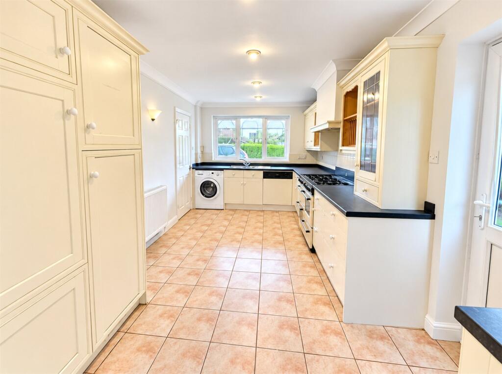 House in Southend-on-Sea - View 4