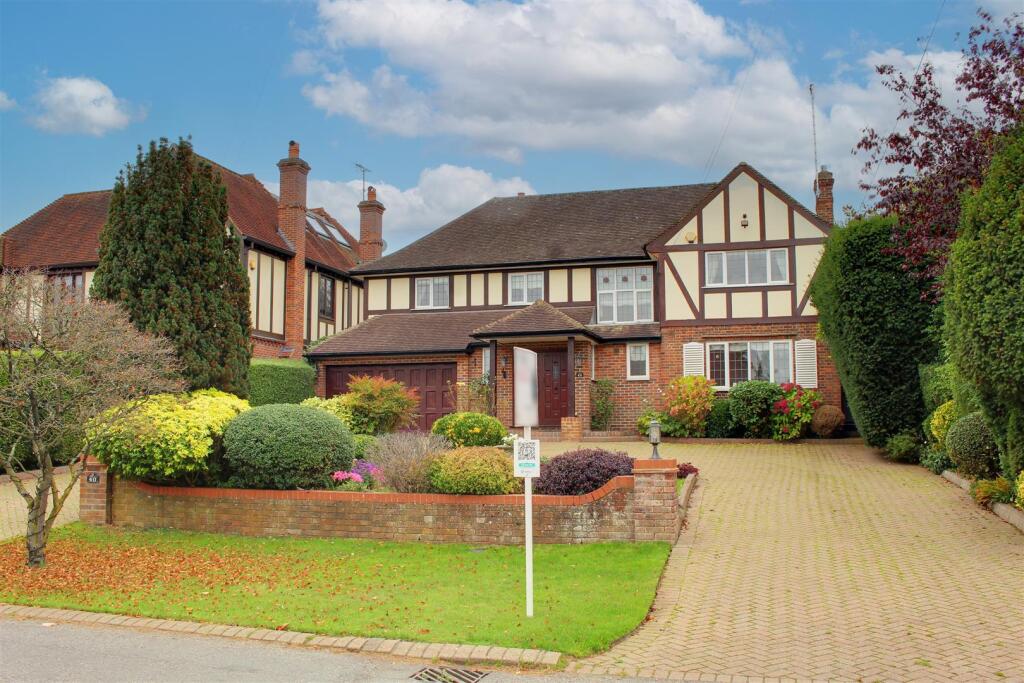 Brookmans Avenue, Brookmans Park