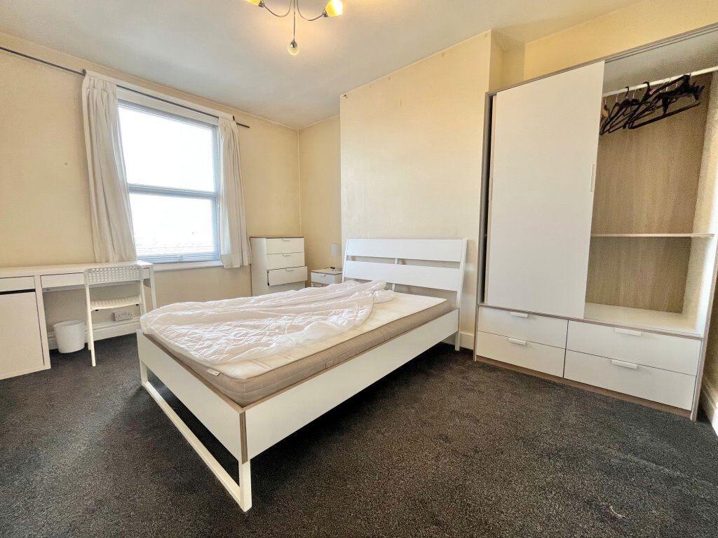 Student Three Double Bedroom, Southbourne photo 5