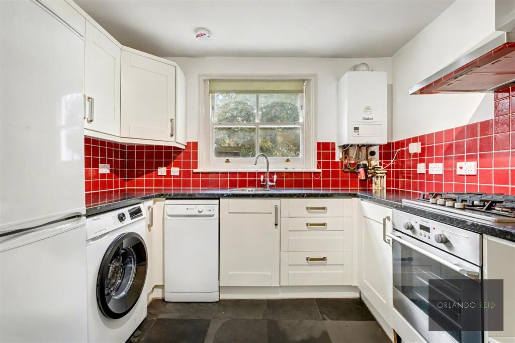 Apartment in London, Stockwell Park, Stockwell - View 4