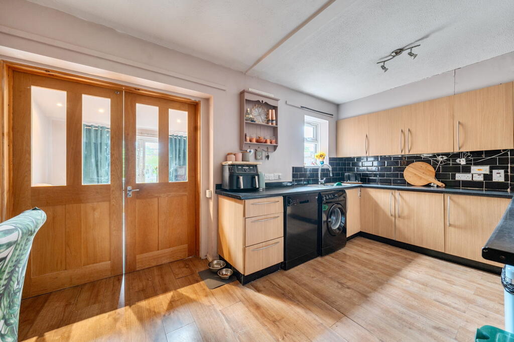 Hillary Road, Basingstoke, RG21 5TN photo 4