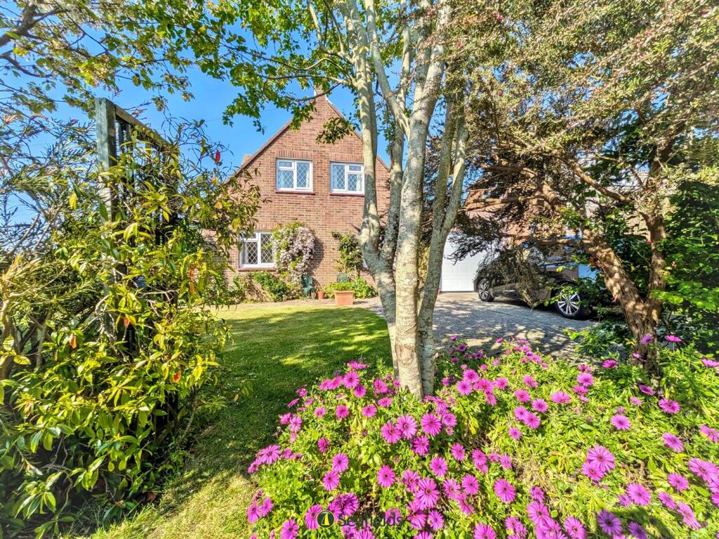 Main image of property: Seaview Lane, Nettlestone, PO34 5DJ