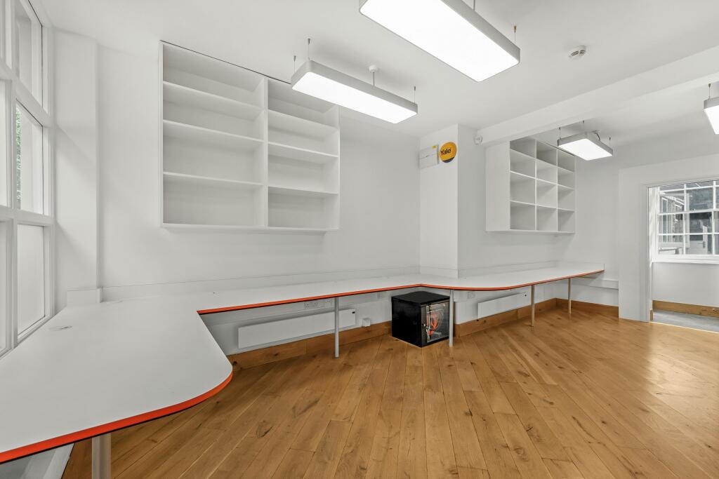 hall 4.jpg