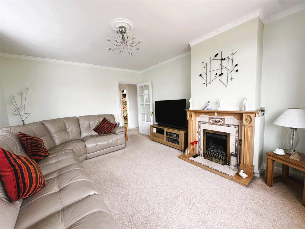 Waverley Road, Farnborough, Hampshire, GU14 - View 3