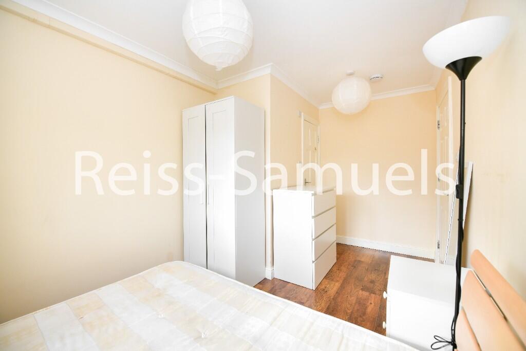 5 bedroom terraced house for rent