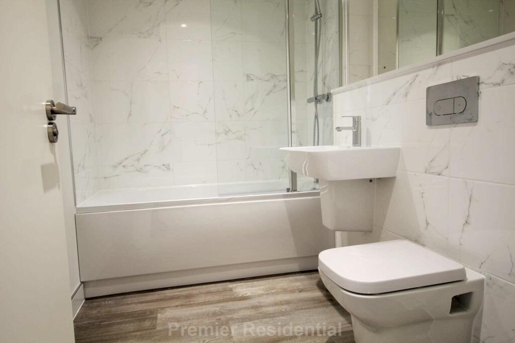 2-bed flat on The Bank, Sheepcote St, Birmingham, £239,995