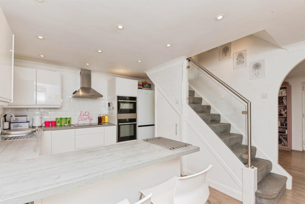 Campernell Close, Brightlingsea, Colchester - View 6