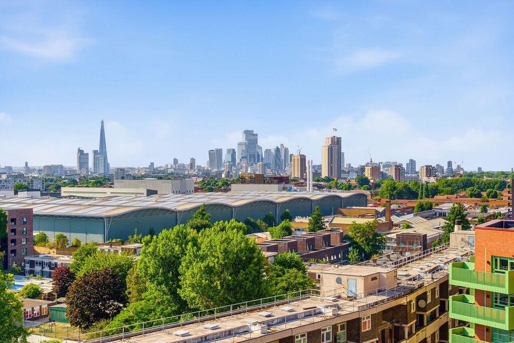 Apartment in London - More