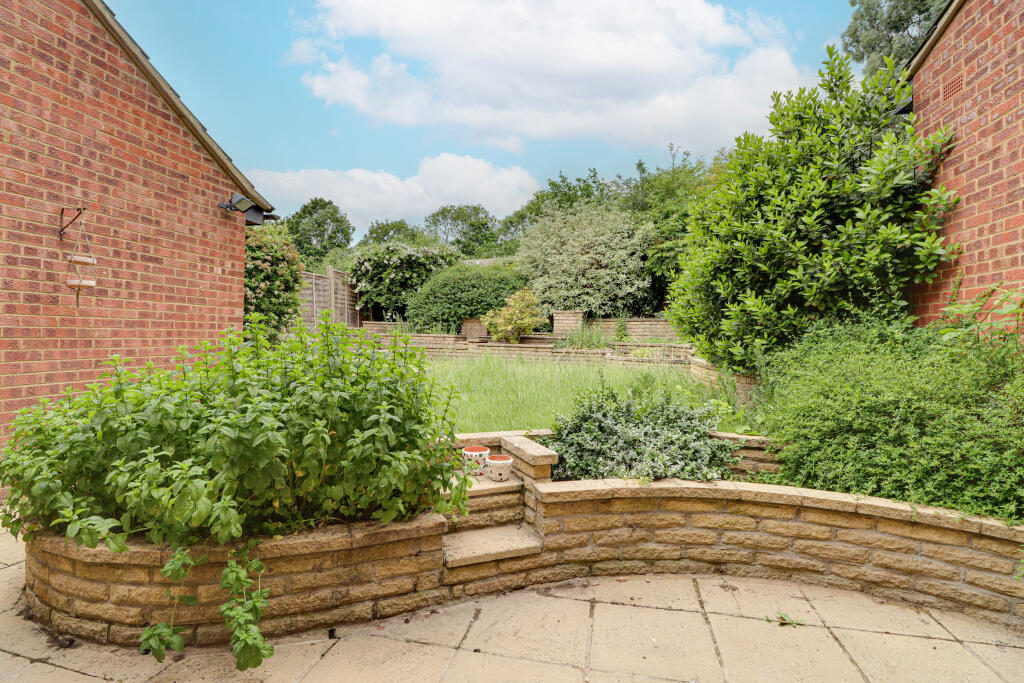House in Dacorum, Markyate - View 4