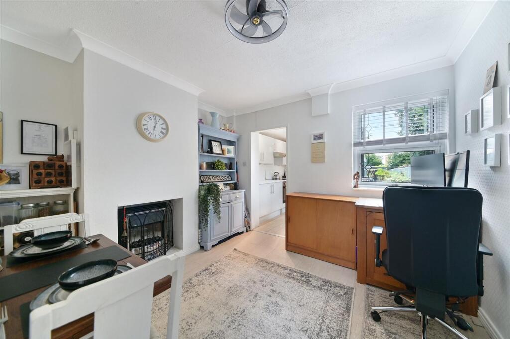 House in Kingston upon Thames - View 4