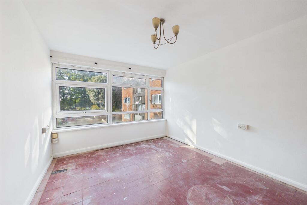 Apartment in Chichester - More