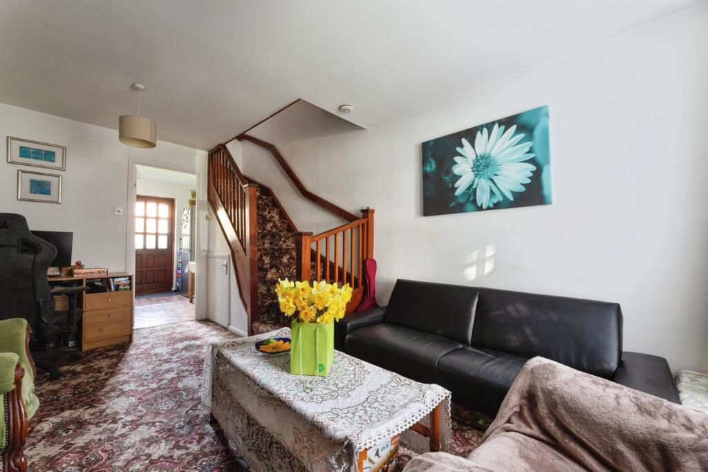 Underwood Road, Woodford Green, IG8 photo 2
