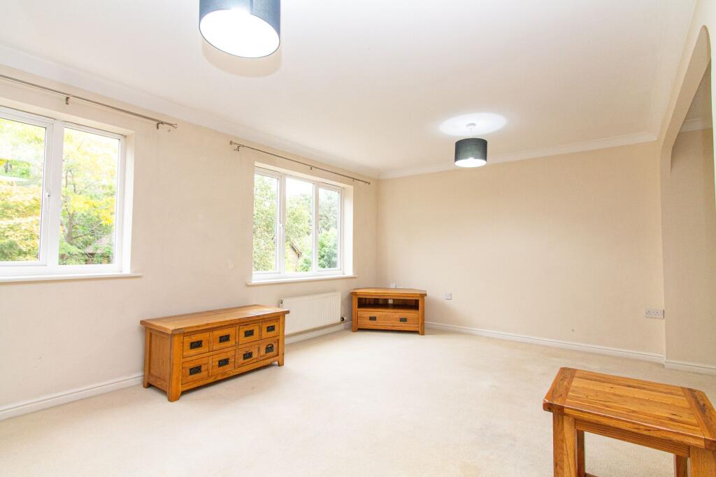 House in Guildford - View 5