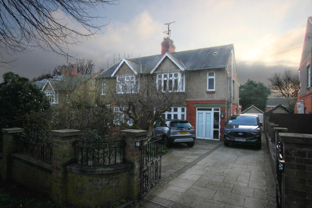 Main image of property: The Avenue, Wellingborough, Northamptonshire, NN8