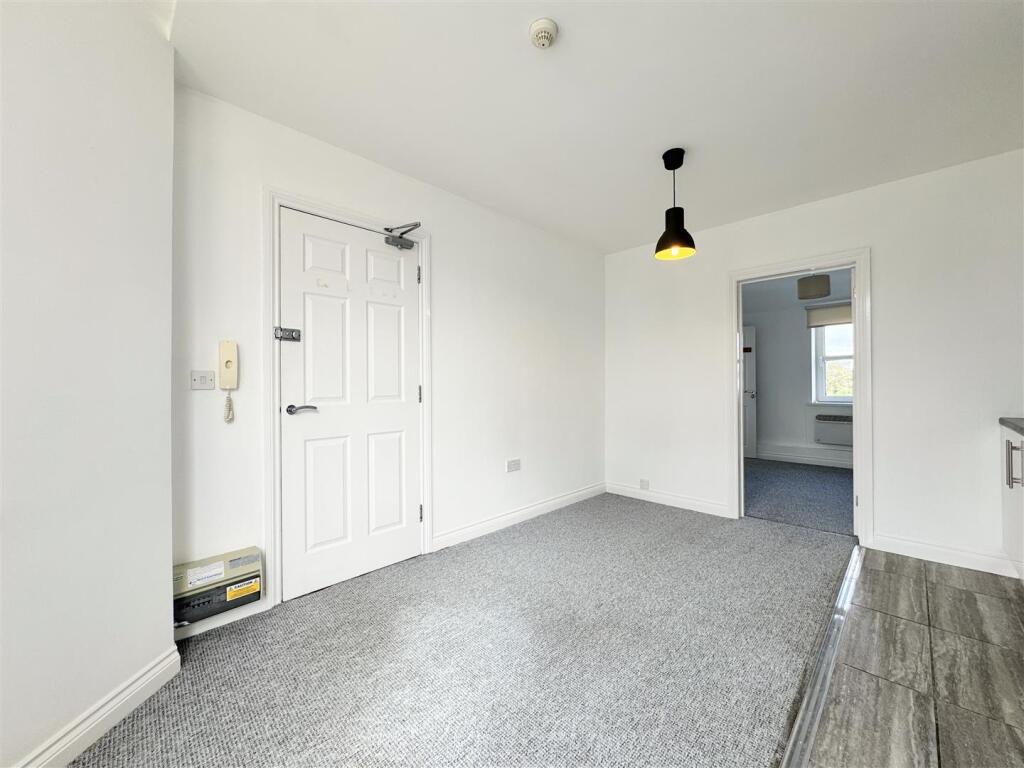 Apartment in Newquay, Trenance - View 4
