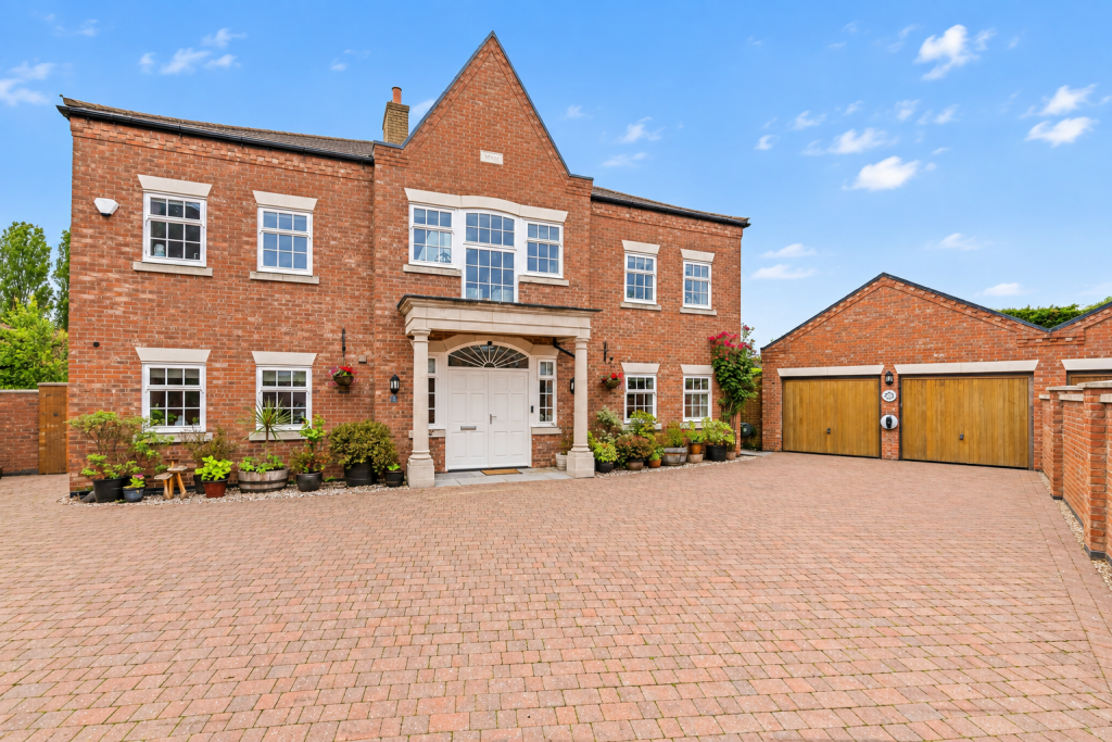 Main image of property: Pinfold Court, Long Bennington, Newark, Nottinghamshire