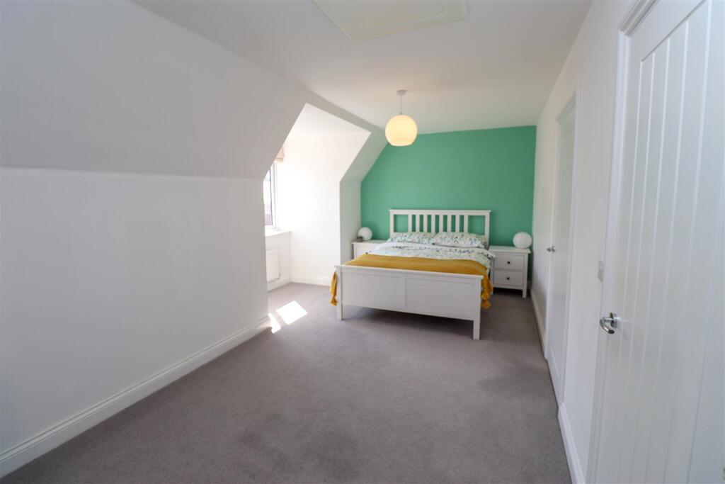 House in Hart, Oak View, Elvetham Heath - View 3