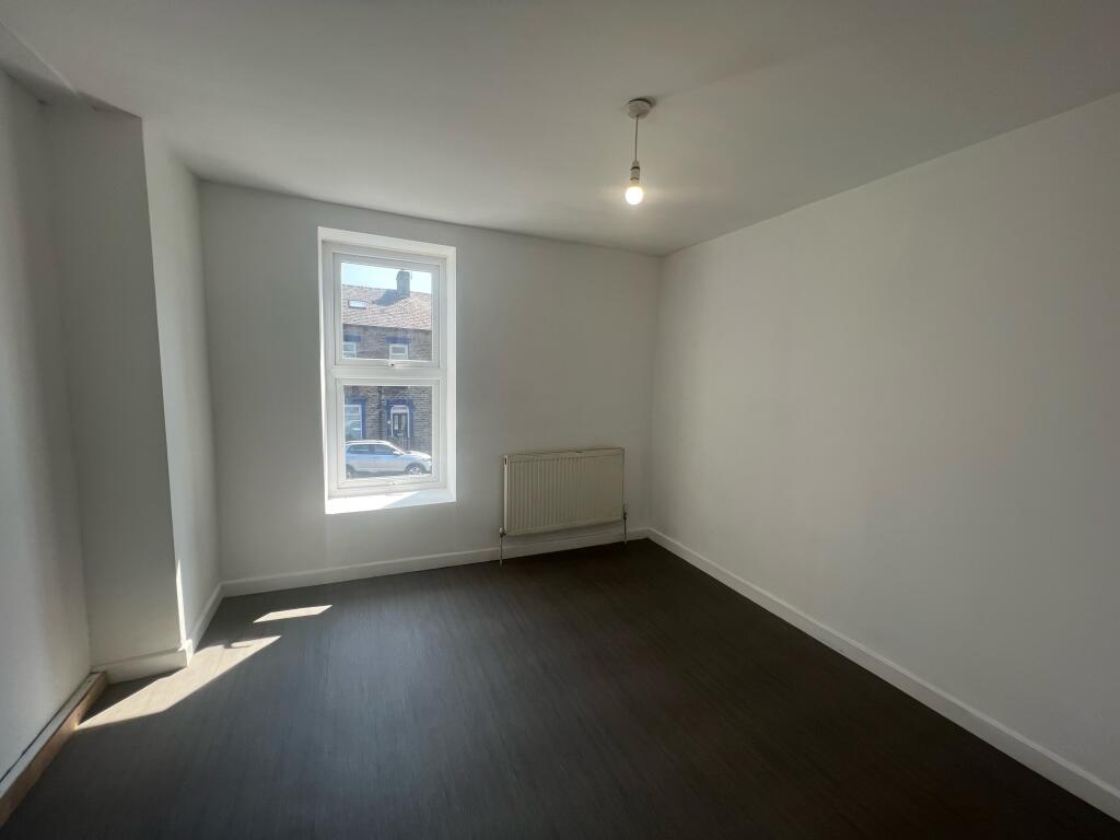 Apartment in Oldham - View 3