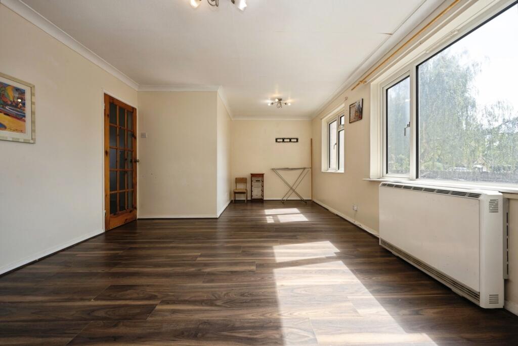 Apartment in Milton Keynes - View 3