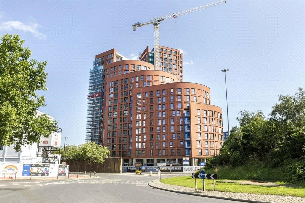 Main image of property: Avalon Point, 1 Silvocea Way, London, E14