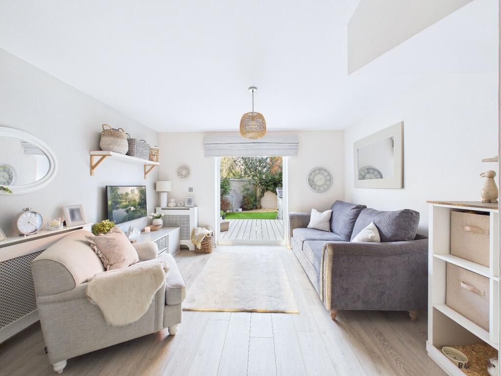 Mallow Close, Eynesbury, St. Neots photo 3