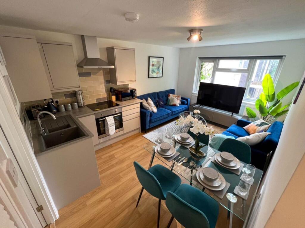 St Peters Way, New Bradwell photo 4