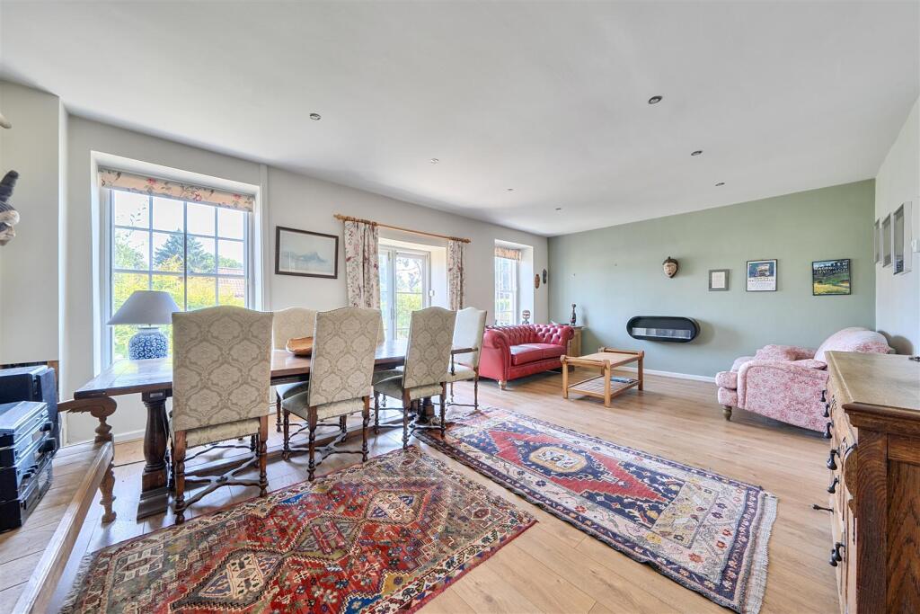 House in Taunton - View 5