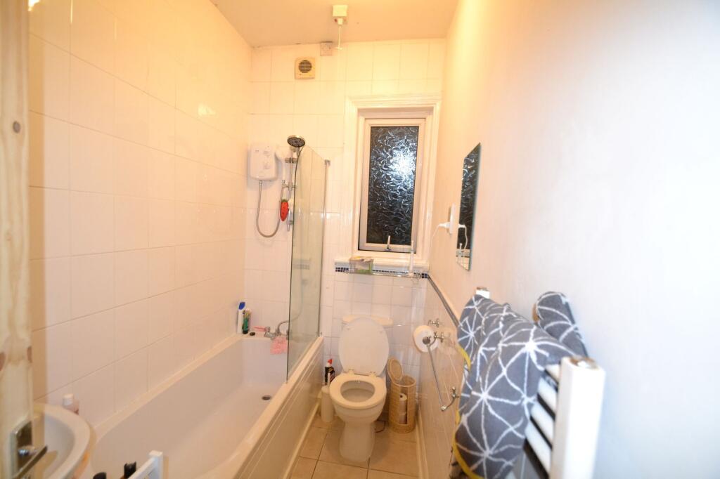 1 bedroom house share for rent