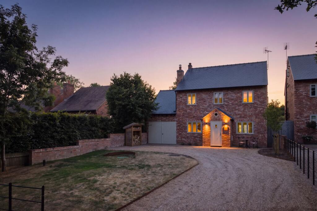 Main image of property: Haseley Knob, Warwick, CV35