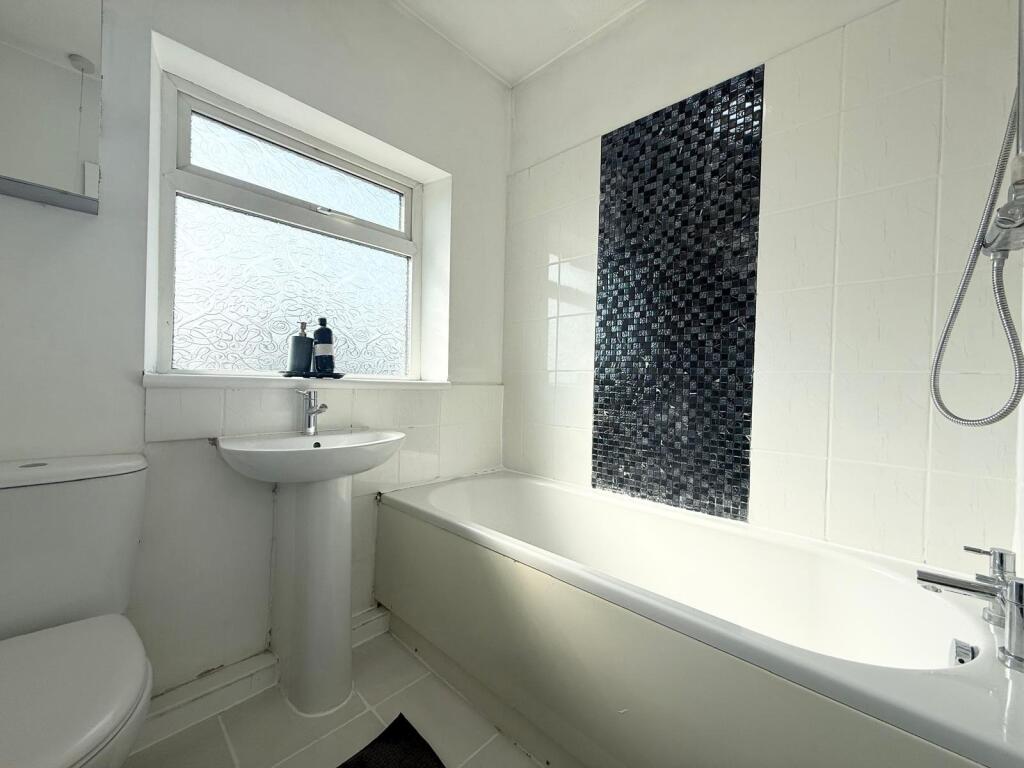 Additional image 9 of Sunnybank Avenue, Thornbury, Bradford, West Yorkshire, BD3
