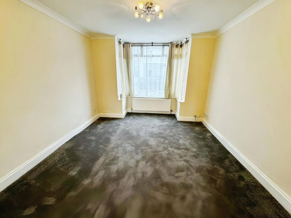 Caulfield Road, Swindon, SN2 8BS - More