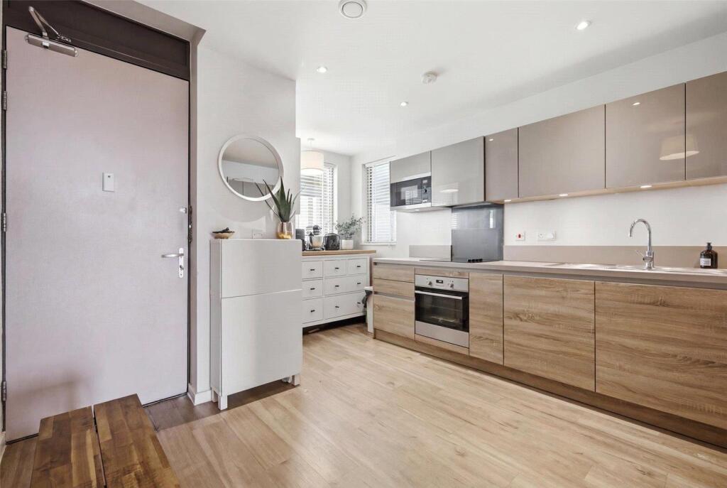 Apartment in London - More