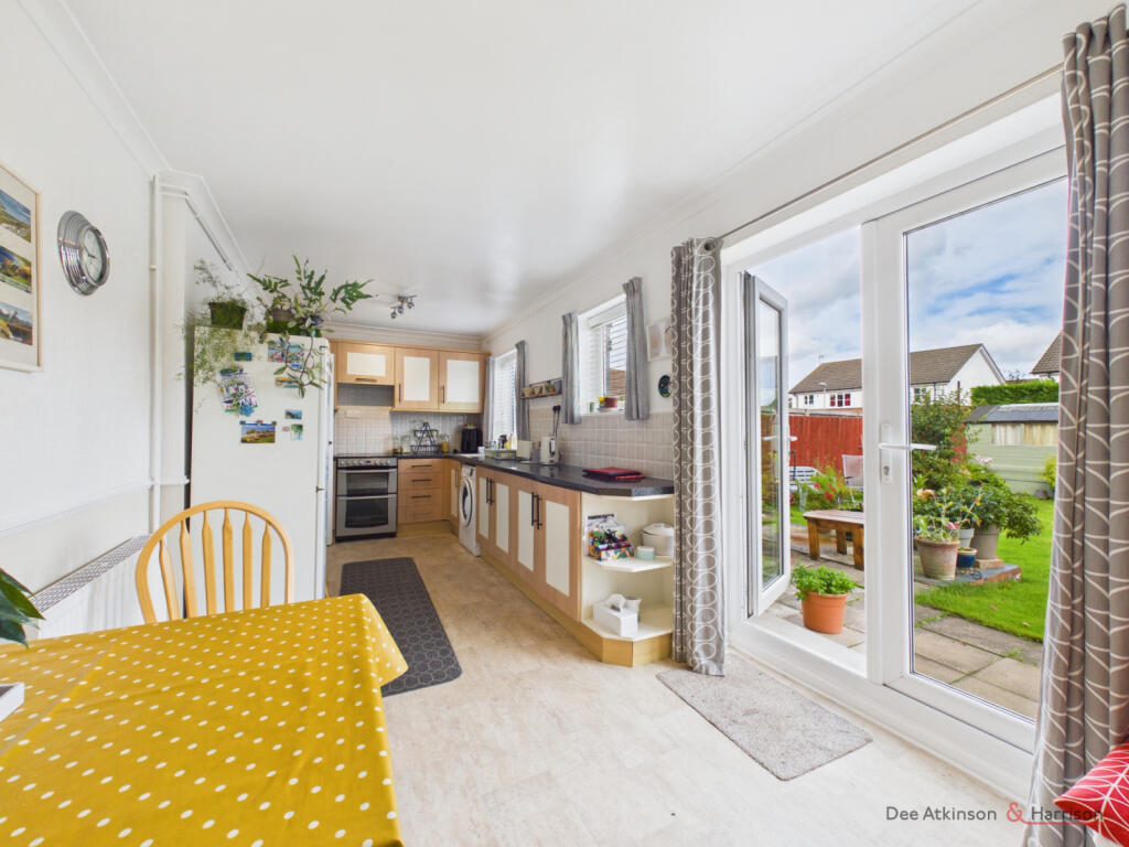 Carnaby Close, Leconfield, HU17 7LA photo 4