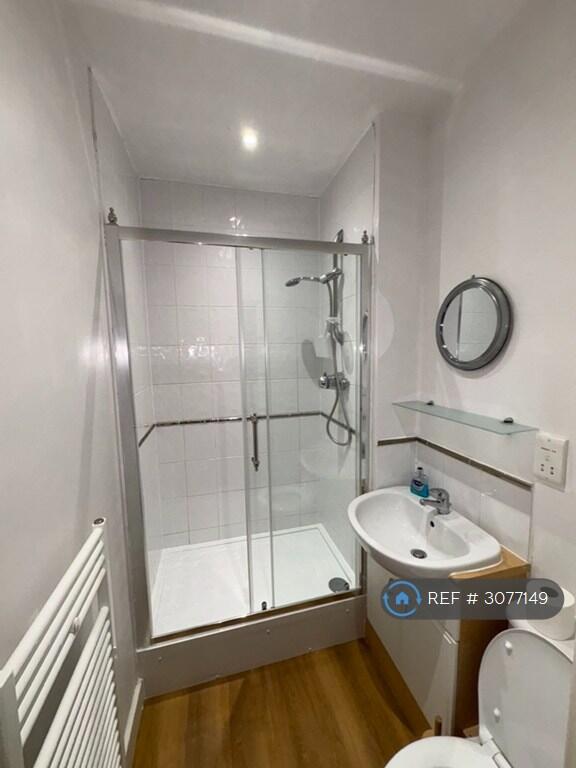 Apartment in St Albans - View 5