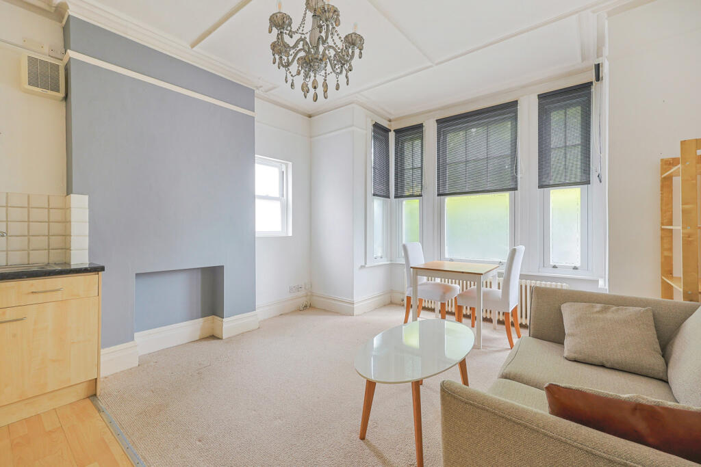 Apartment in London - More