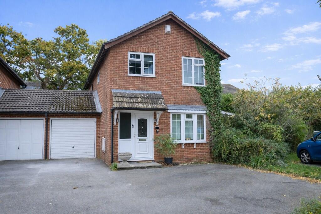 Main image of property: Philpott Drive, Marchwood, Southampton, SO40 4XZ