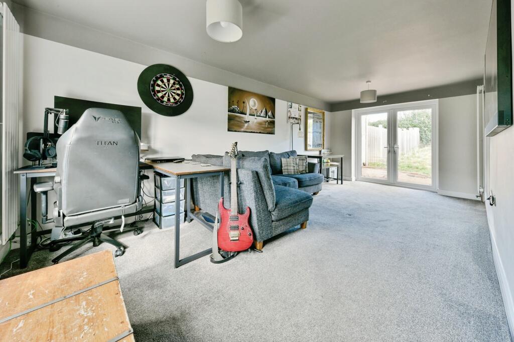 House in Stevenage, Broadwater - View 4