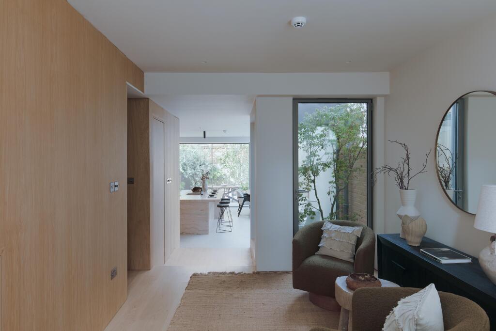 House in London, Walham Green, West Kensington - More