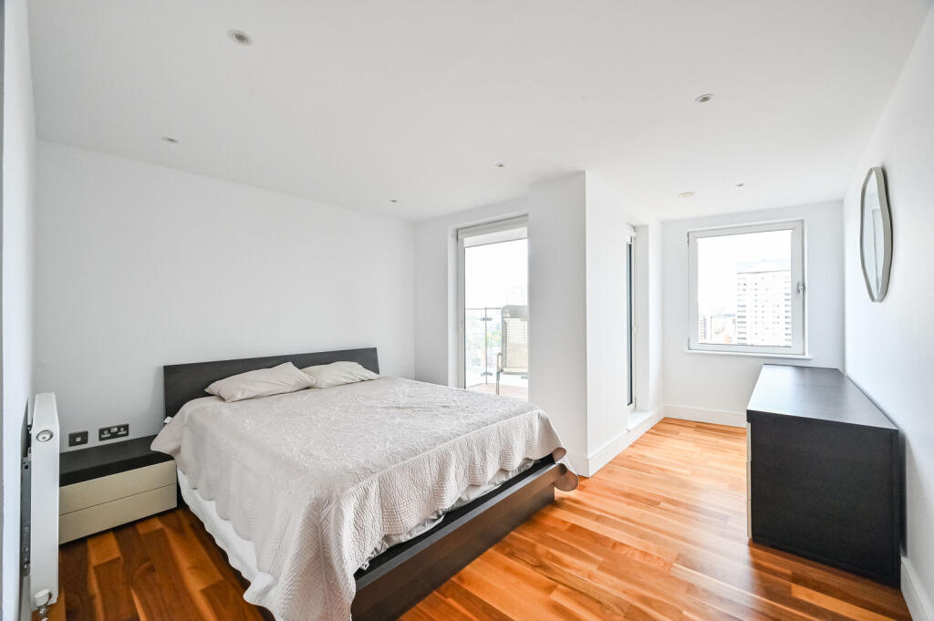 Apartment in London - View 5