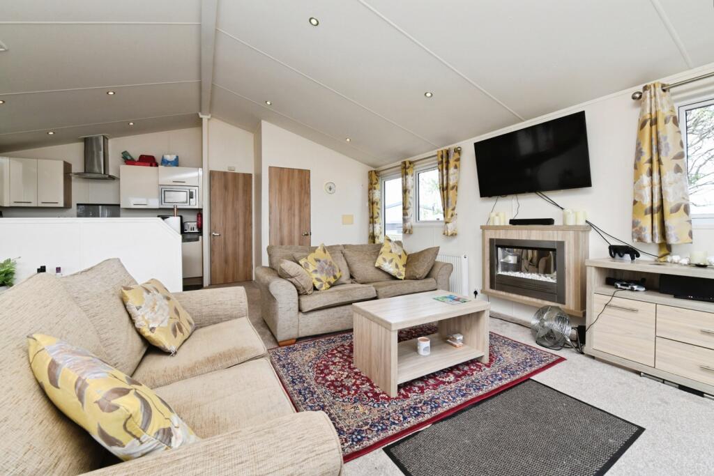 House in Maldon, Steeple - View 5