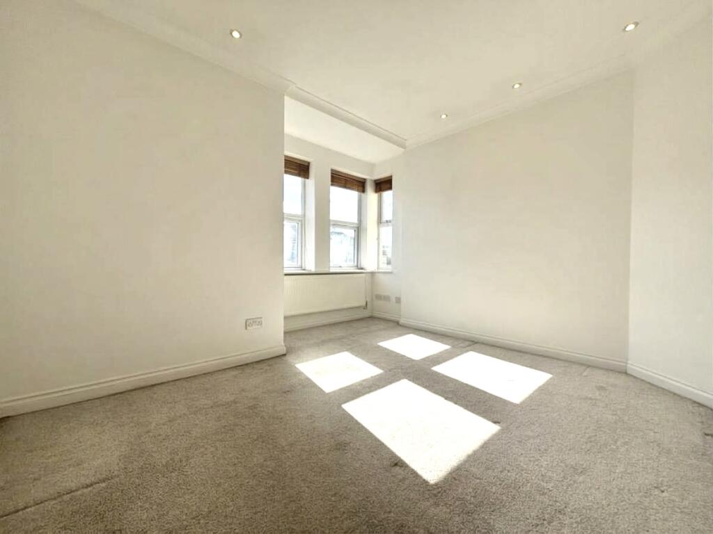 House in Portsmouth - View 4