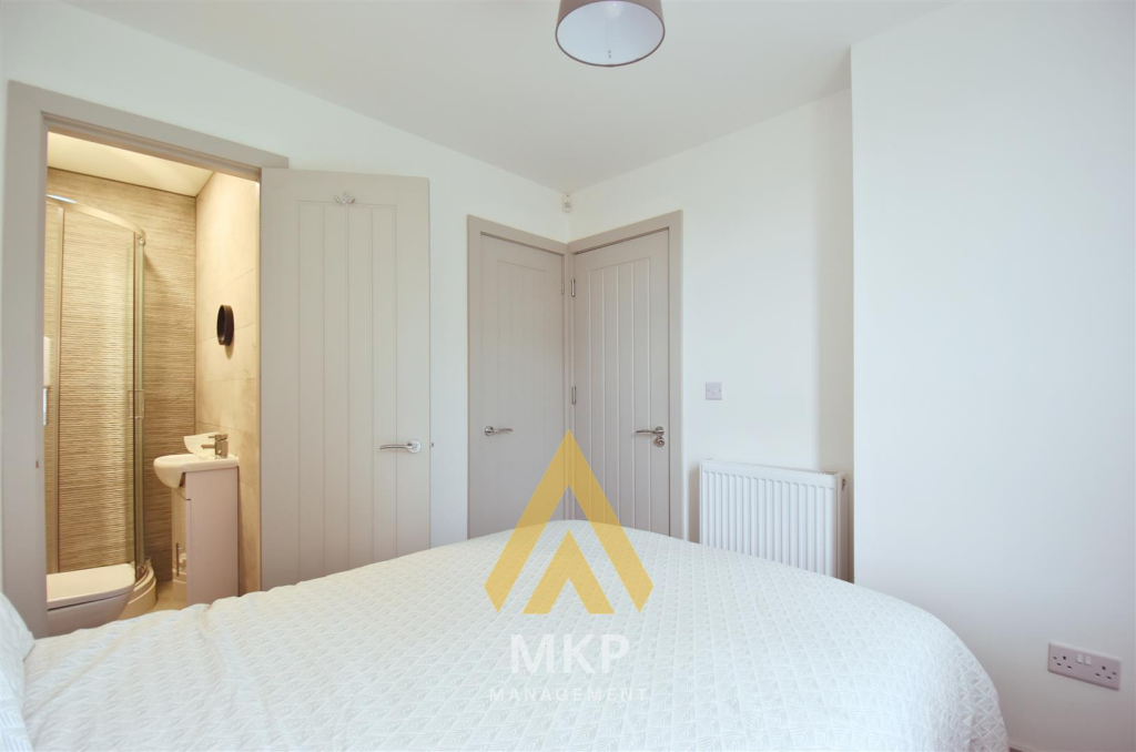 6 bedroom terraced house for rent