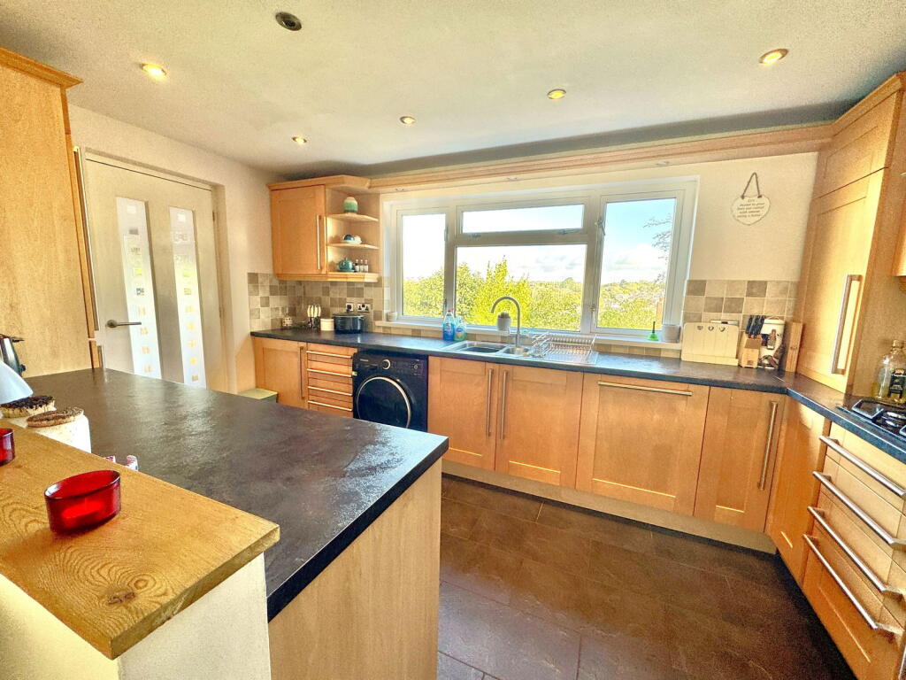 Upland Drive, Derriford, Plymouth photo 3