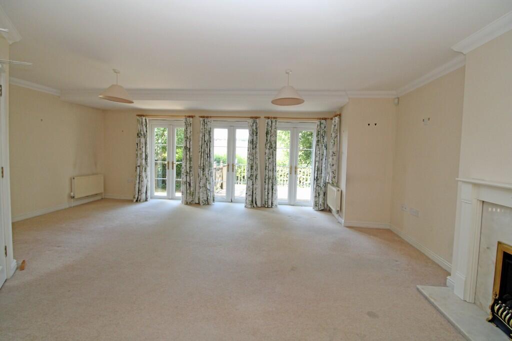 1, Smiths Field, Overton RG25 photo 3