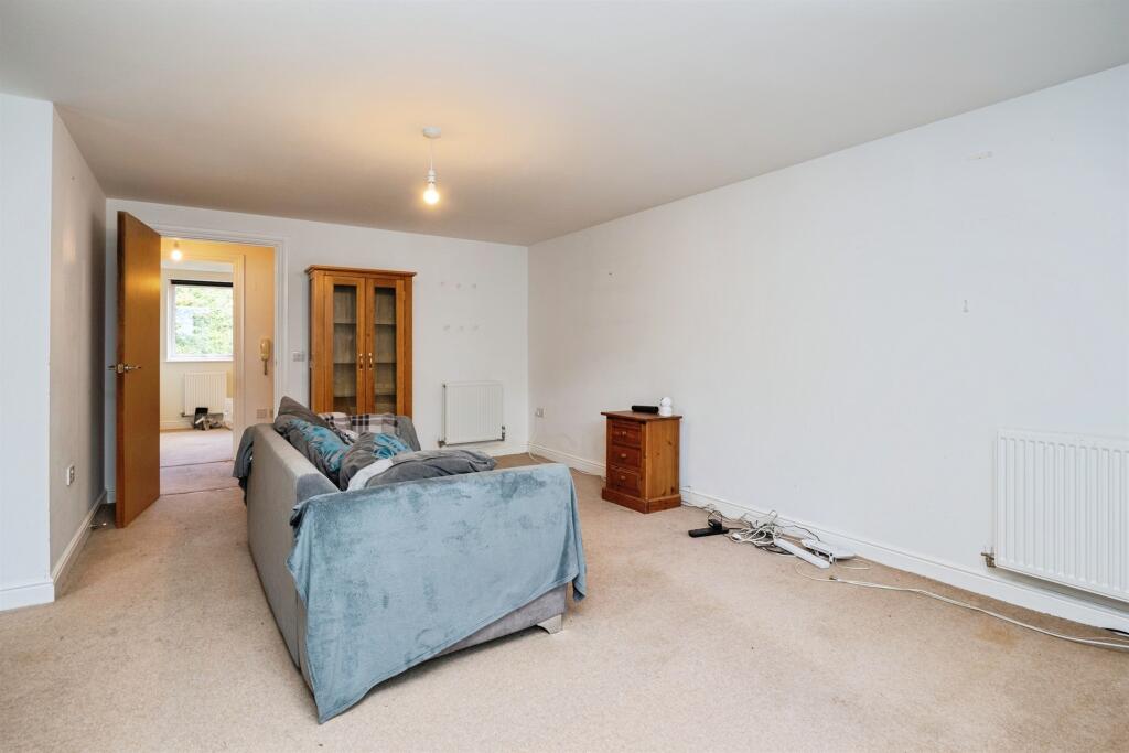 Apartment in Tonbridge - View 5