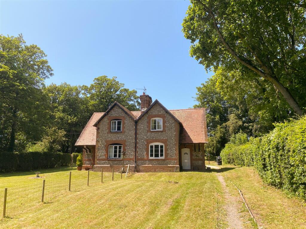 Main image of property: 2 Larkwhistle Cottages