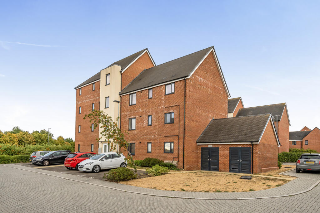 Apartment in Milton Keynes, Kingsmead, Shenley Brook End - View 5