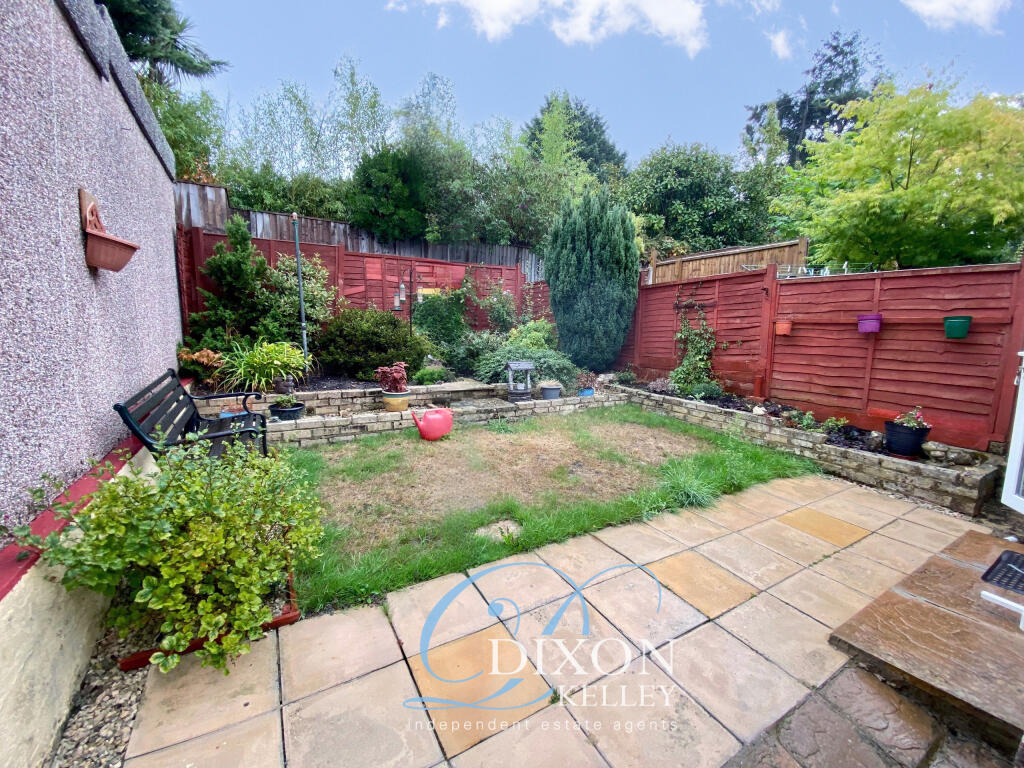 Curlew Close, Ferndown, Dorset photo 2